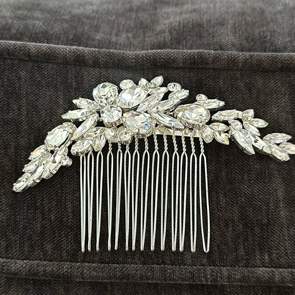 Crystal hair comb accessory